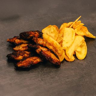 Aripioare de pui cu cartofi