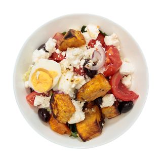 Salată cu Brânză și Cartof Dulce