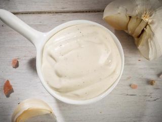 Sos de usturoi cu Smantana