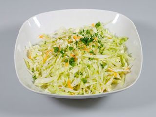 Salata de varza alba asortata