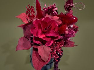 Aranjament mini cu flori uscate rosii