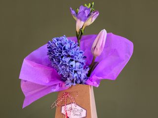 Cutie cu flori de primavara