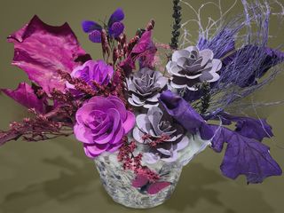 Aranjament cu flori uscate fucsia si mov