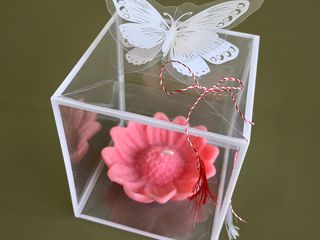 Lumanare floare in cutie cu fluturas