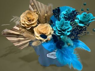 Aranjament cu flori uscate bej si albastru