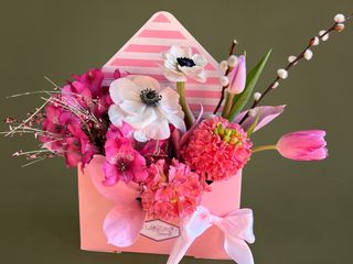 Cutie plic cu flori de primavara