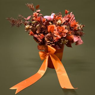 Aranjament cu flori uscate portocaliu