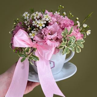 Cana cu flori roz si albe