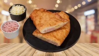 Langos cu sunca si cascaval