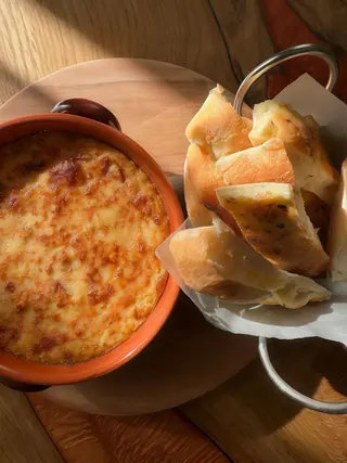 Crema de branza cu anghinare si pomodori secchi