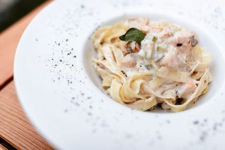 Tagliatelle cu somon si zuchini