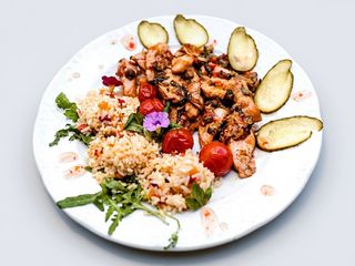 Meniu orez cu legume +pulpe de pui dezosate+salata de varza 400gr