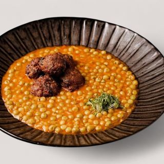 Mazăre cu chifteluțe