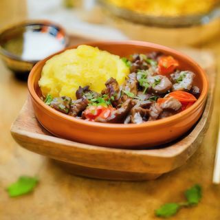 Pastrama de oaie la tigaie