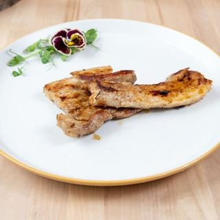 Piept de porc la gratar