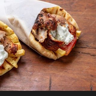 Souvlaki de porc la pita