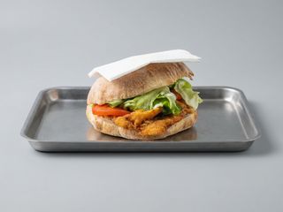 Panino cu șnițel de pui