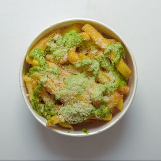 Garlic parmezan fries