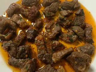 Pastrama de oaie la tigaie