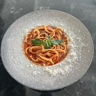 Spaghetti San Marzano e Basilico