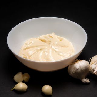 Sos usturoi cu smantana 50 Gr.