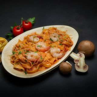 Tagliatele cu Creveti in Sos Rose 520 Gr.