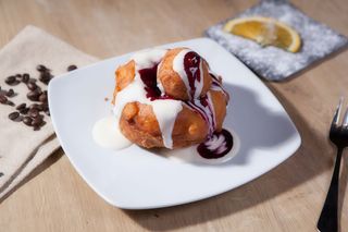 Papanasi cu zmeura si smantana