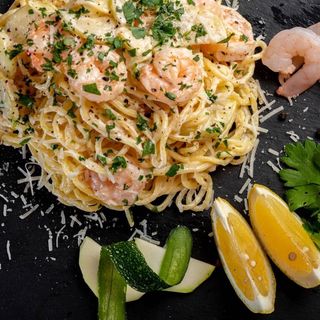 CREVEȚI ȘI ZUCCHINI