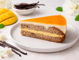 Tort cu gust de mango și vanilie