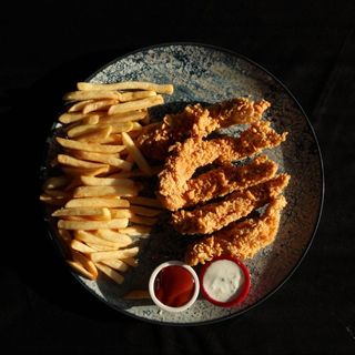 Meniu 5 crispy din piept de pui