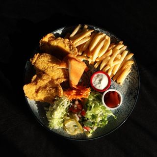 Meniu happy kids - șnițel de pui 2 buc