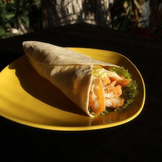 Șnitel triplu la lipie