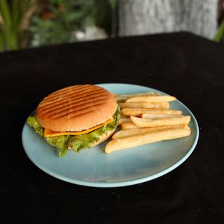 MENIU MINI BURGER DE VITA CU CARTOFI