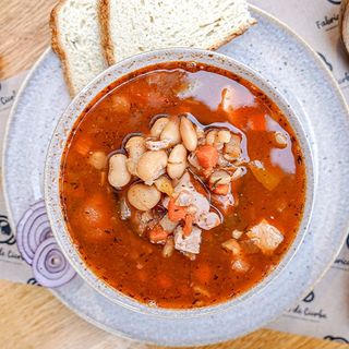 Ciorba de fasole cu afumatura