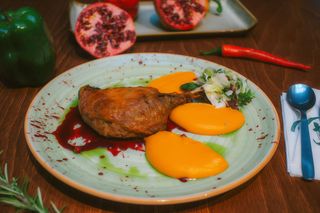 Pulpa de rata cu piure de cartofi dulci si sos de visine