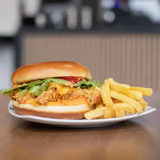 Meniu Crispy Burger + Doza Pepsi