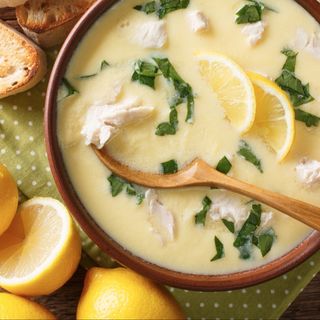 Ciorbă de pui a la grec