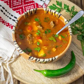 Ciorbă țărănească de porc