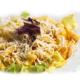 Cartofi proaspeti prajiti cu telemea