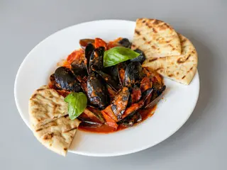 Midii în sos roșu ușor picante