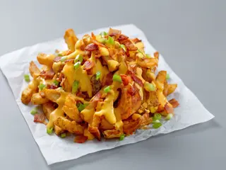 Cartofi cu cheddar și bacon