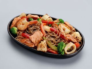 Noodles Yaki Soba cu fructe de mare