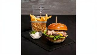 Meniu Burger Classic (Burger + cartofi)