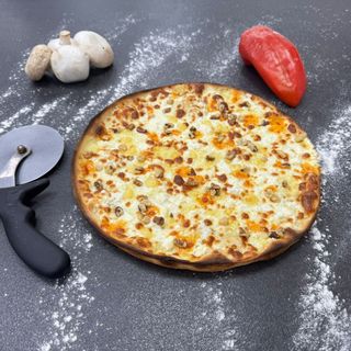 La orice 4 pizza medii comandate