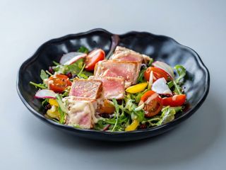 Salata cu ton proaspat
