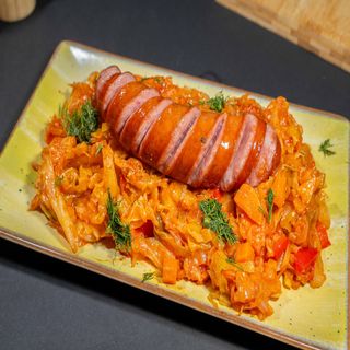 Varza calita cu carnati