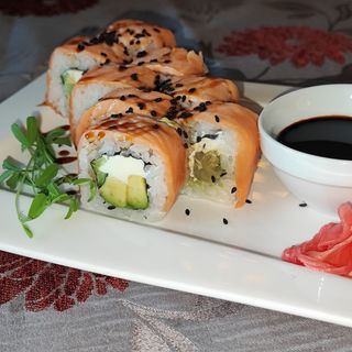 Grilled Salmon Roll
