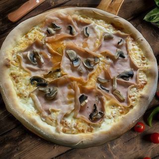 Pizza Prosciutto e Funghi 