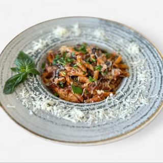 Penne Cu Pui Și Ciuperci Cu Sos Roșu