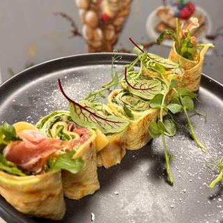 Clatita cu cremă de brânză si prosciutto